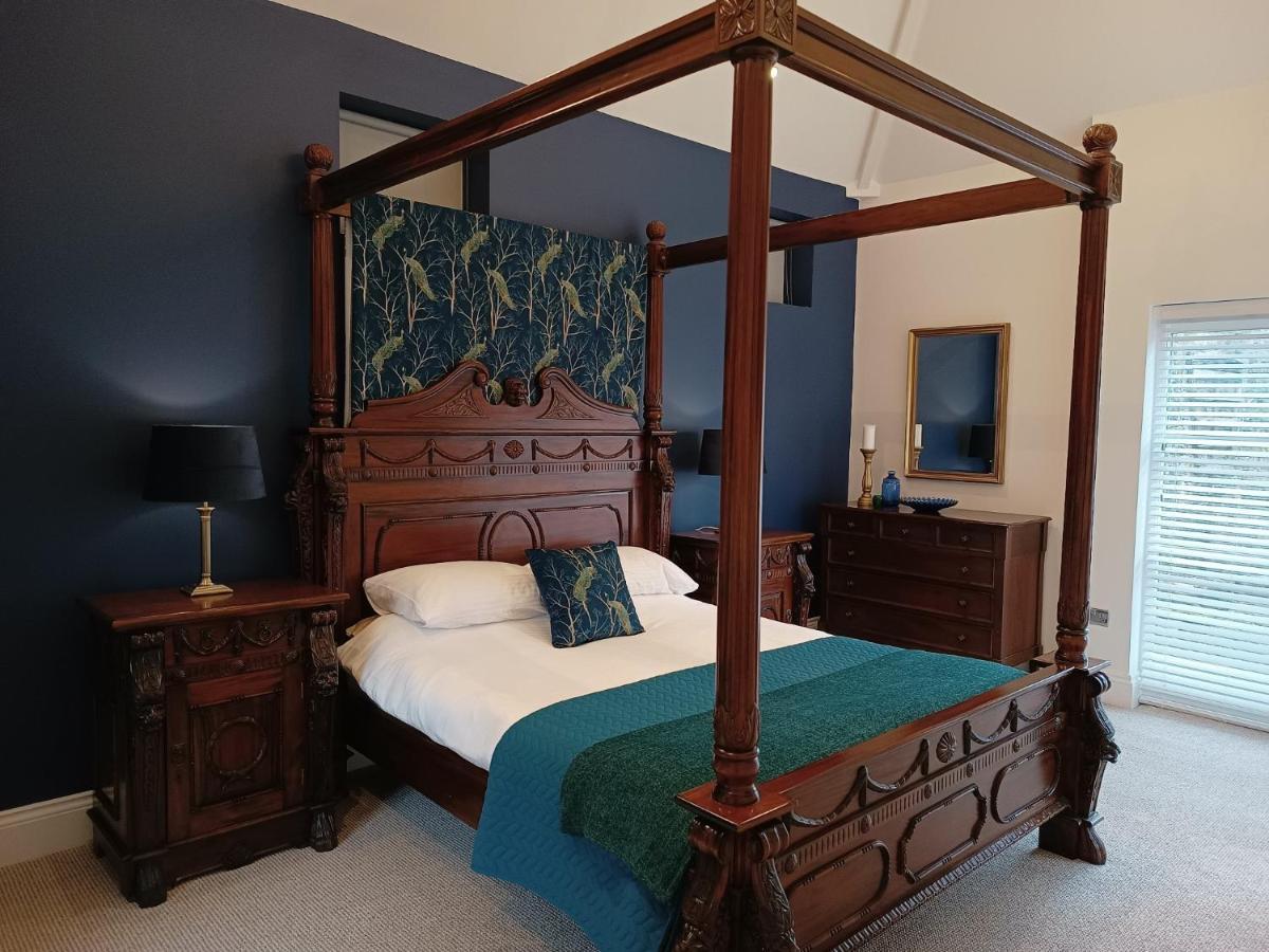 The West Wing At Eriviat Hall Hot Tub Henllan  Eksteriør bilde