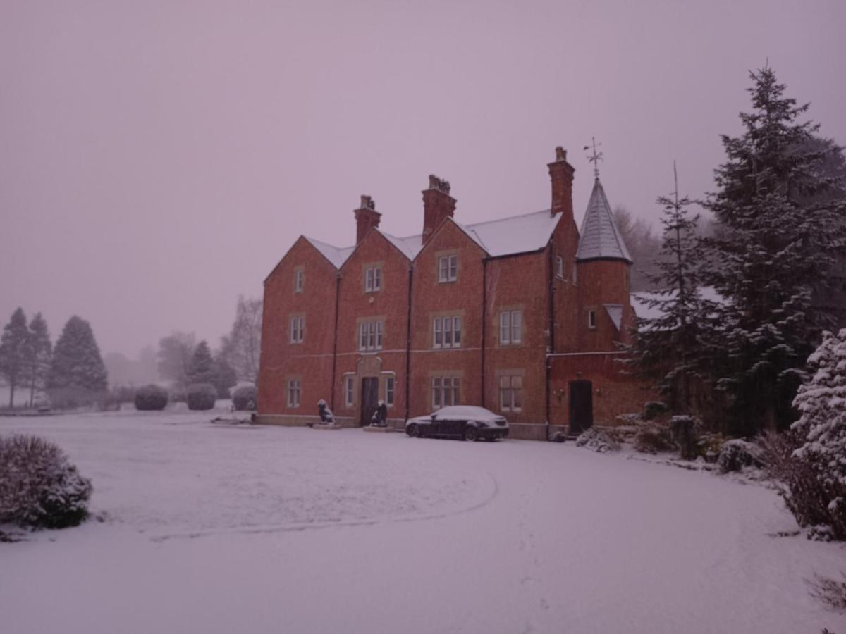 The West Wing At Eriviat Hall Hot Tub Henllan  Eksteriør bilde