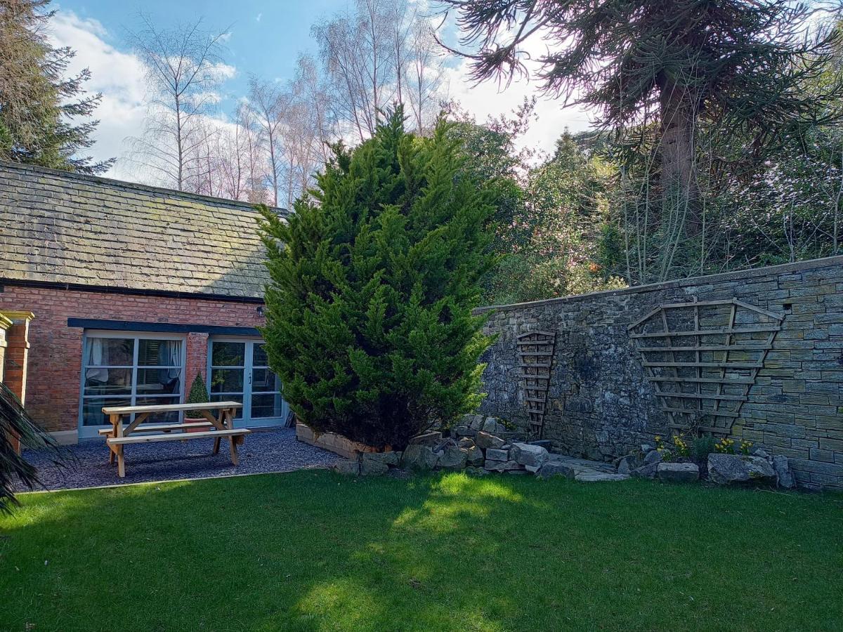 The West Wing At Eriviat Hall Hot Tub Henllan  Eksteriør bilde